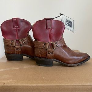 NWT Frye ‘Wyatt’ harness boots (8.5)